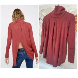 We The Free Split Back Turtleneck Size Small